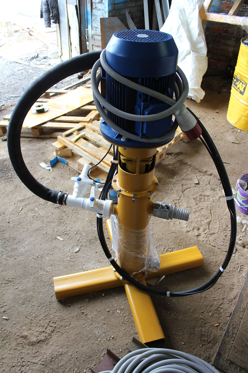 Equipment for the production of foam concrete